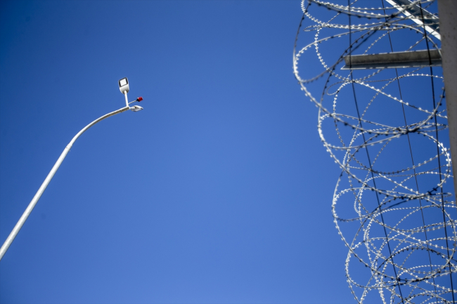 Termal kamera ve akustik sistemler Mehmetçik'in gözü kulağı oluyor